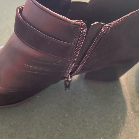 American Eagle Ankle Boots - Picture 4 of 9